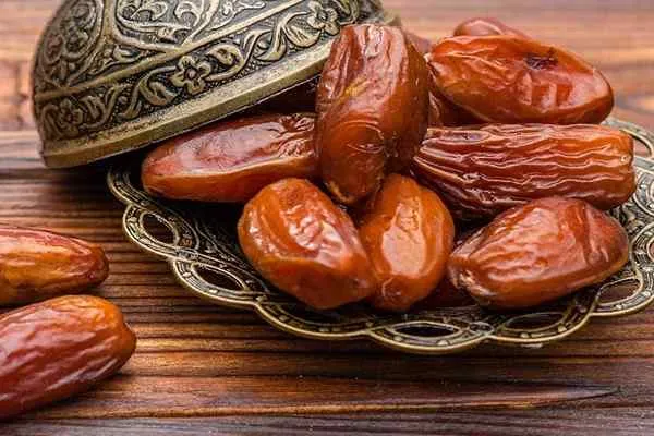 قیمت خرید خرما مضافتی صادراتی + تست کیفیت